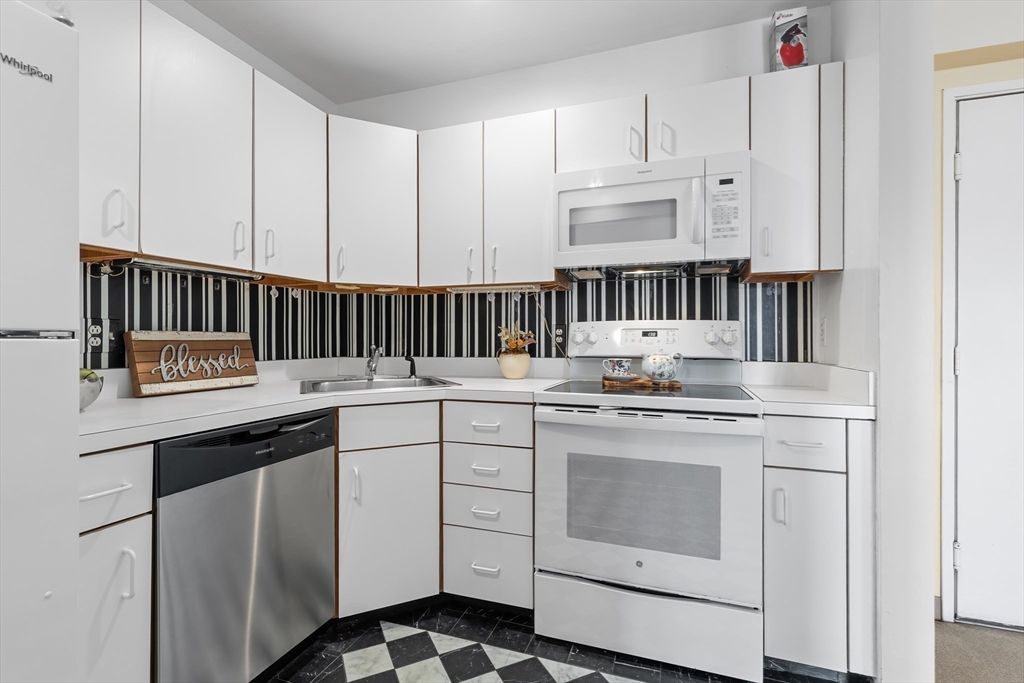 500 Washington St 201