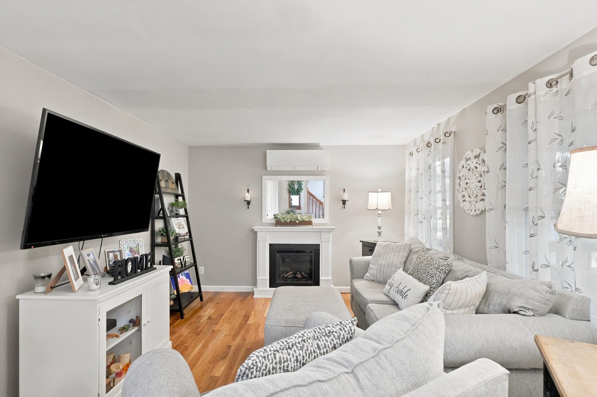 900 Clark St