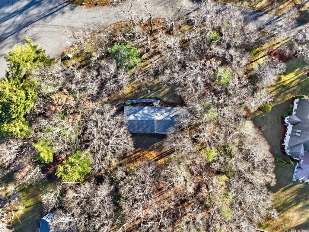 Dover, Massachusetts 02030, United States, 4 Bedrooms Bedrooms, ,3 BathroomsBathrooms,Residential,Pending,250832