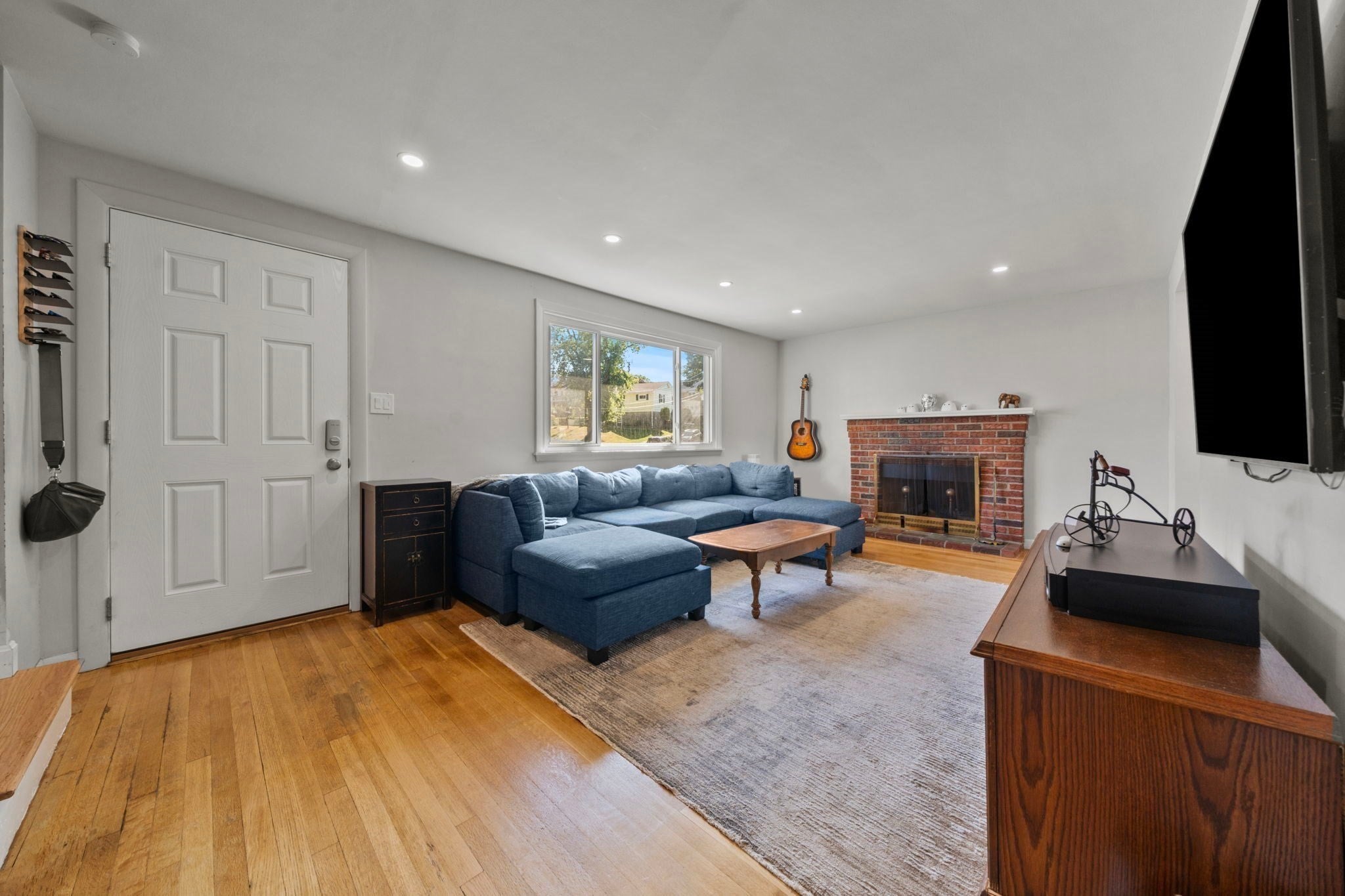 18 Thompson Ln, Lynn, MA Photo #8