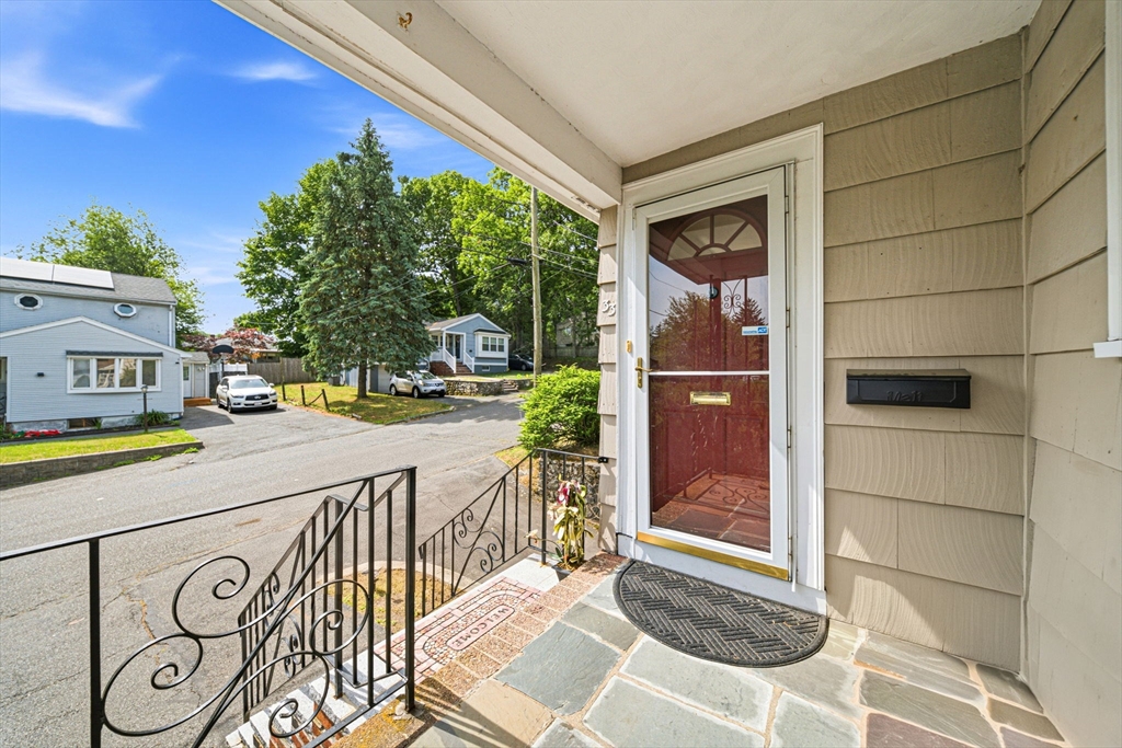 33 Fairchild Ave