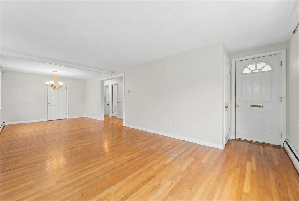 33 Fairchild Ave