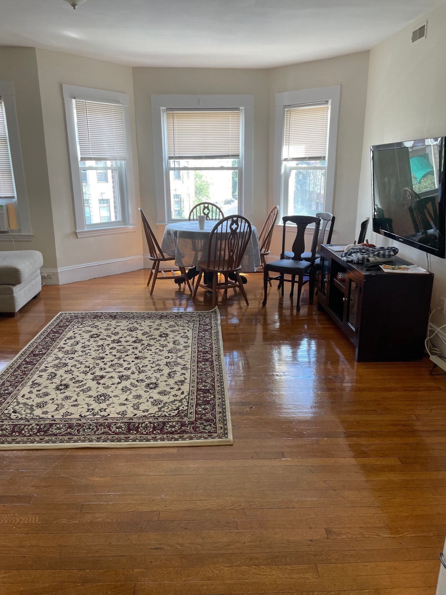 213 Chestnut Hill Ave