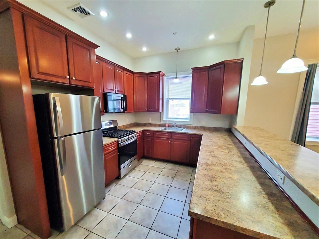 37 Central Square 37B