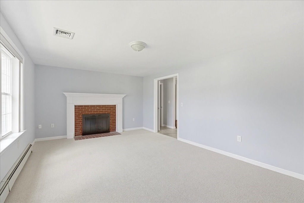 7 Nobadeer Circle