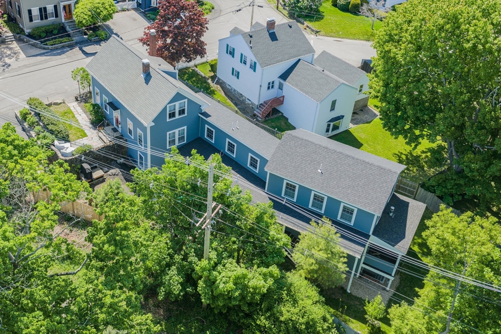 27 Maverick St