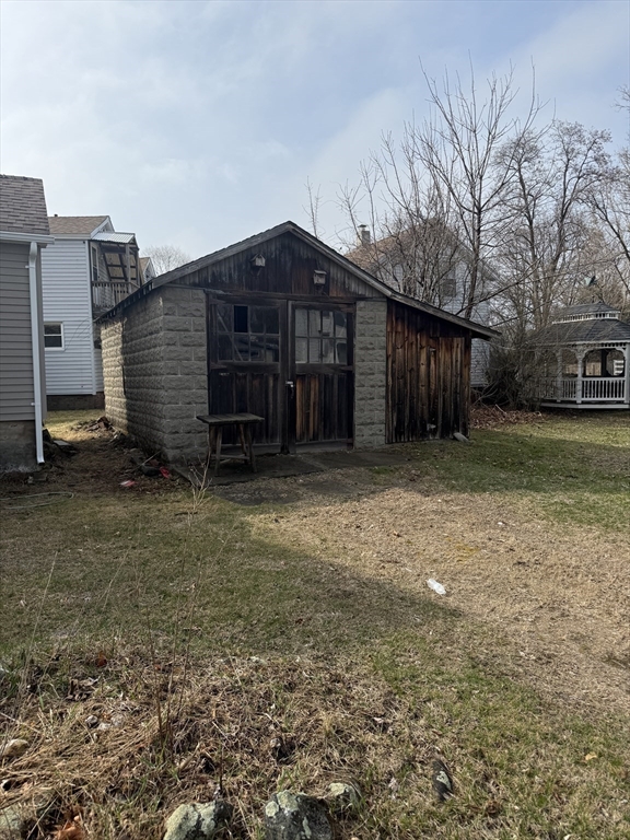 22 Hockanum Rd