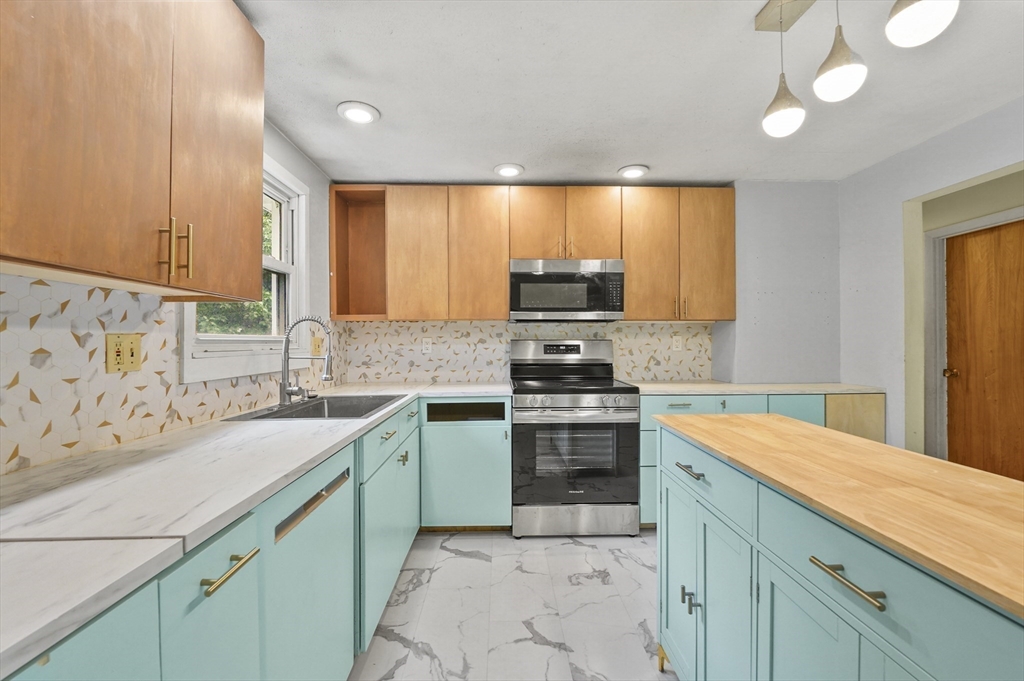 101 W Main St