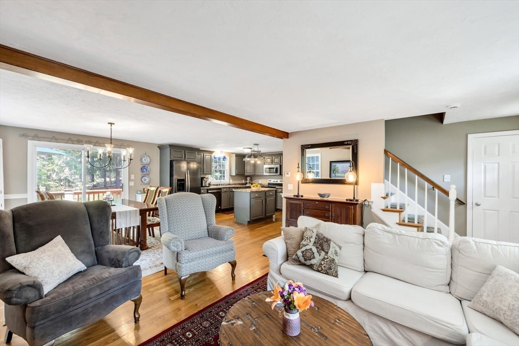 53 Thornberry Cir, Mashpee, MA Photo #9