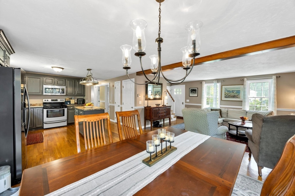 53 Thornberry Cir, Mashpee, MA Photo #12