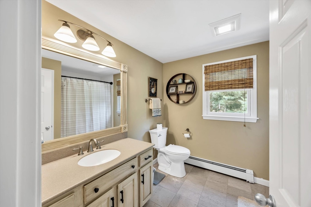 53 Thornberry Cir, Mashpee, MA Photo #32