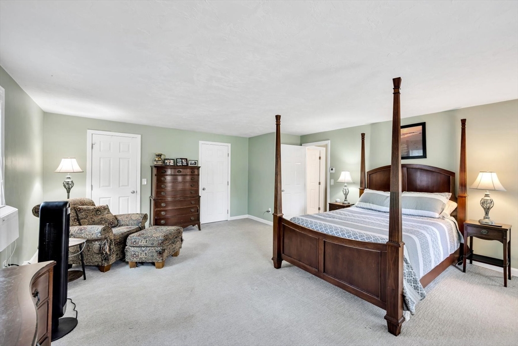 53 Thornberry Cir, Mashpee, MA Photo #26