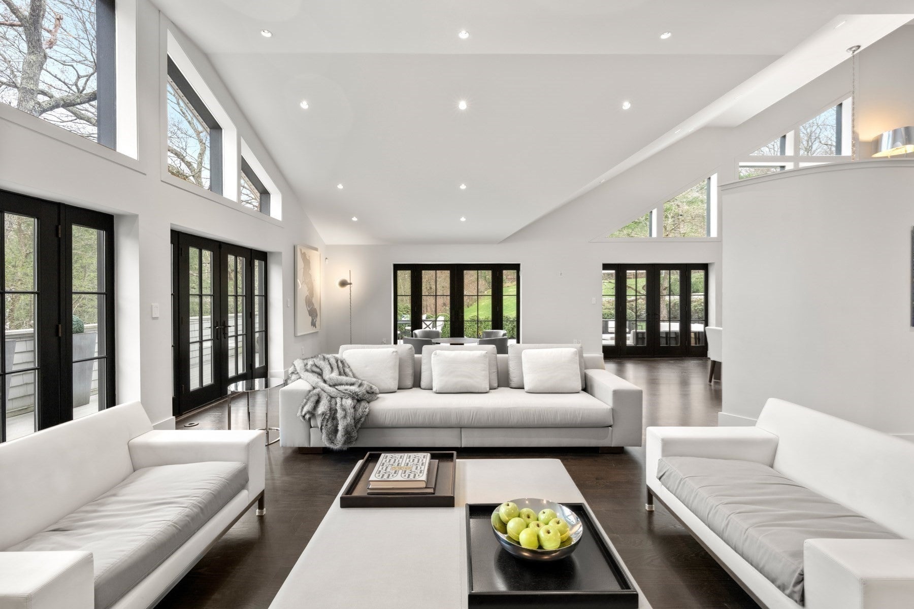 44 Meadowbrook Road