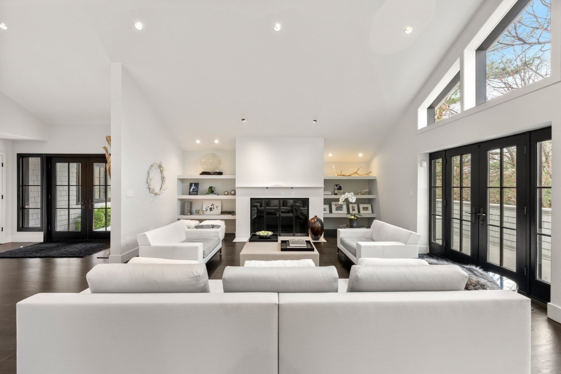44 Meadowbrook Road