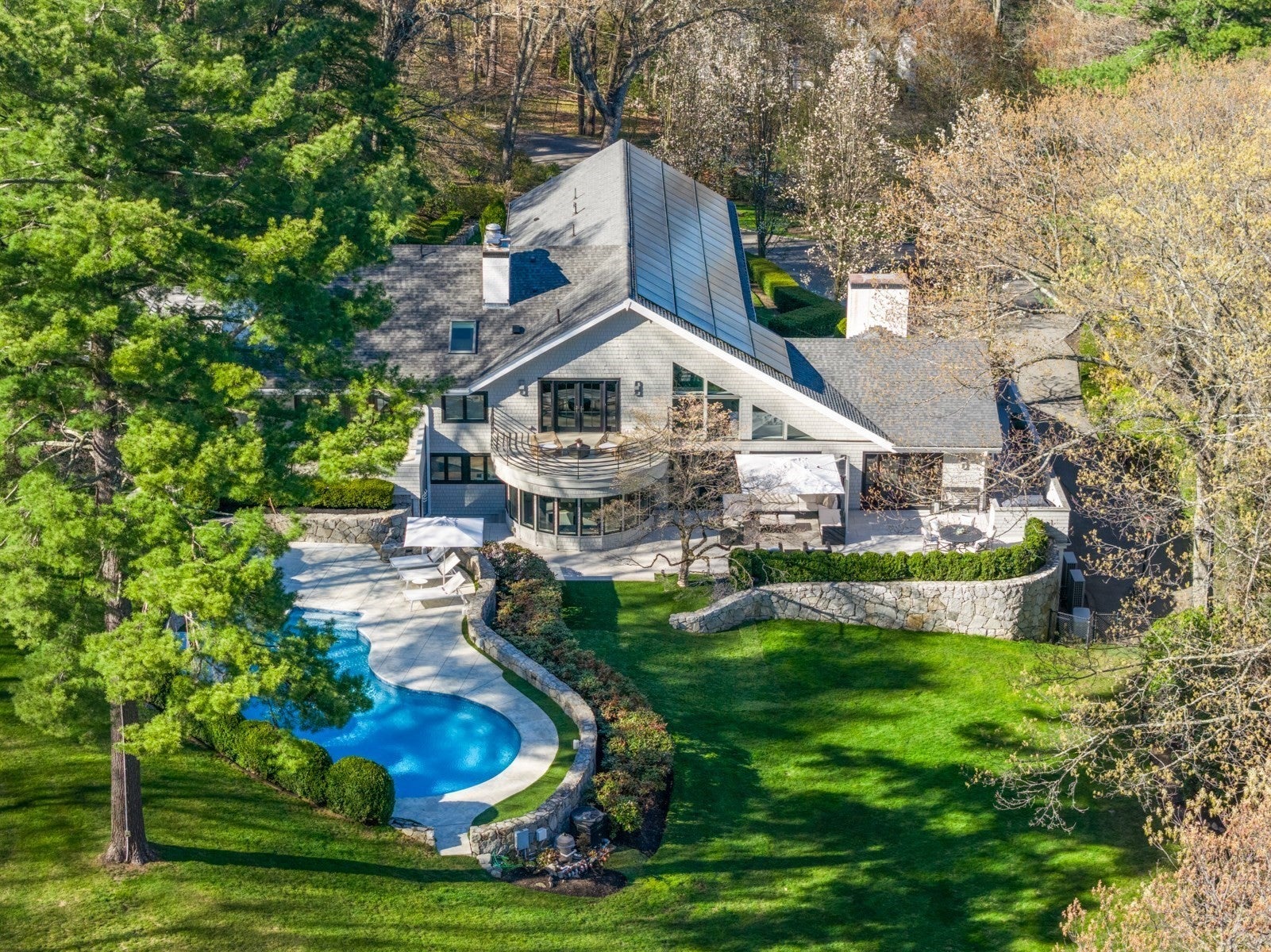 44 Meadowbrook Road