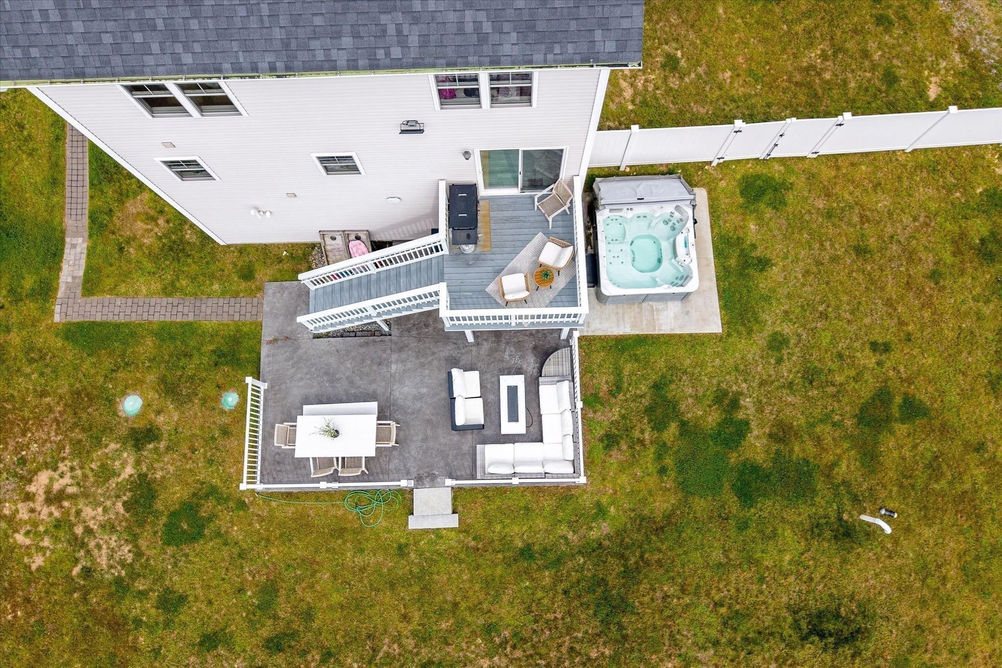 19 Lighthouse Ln