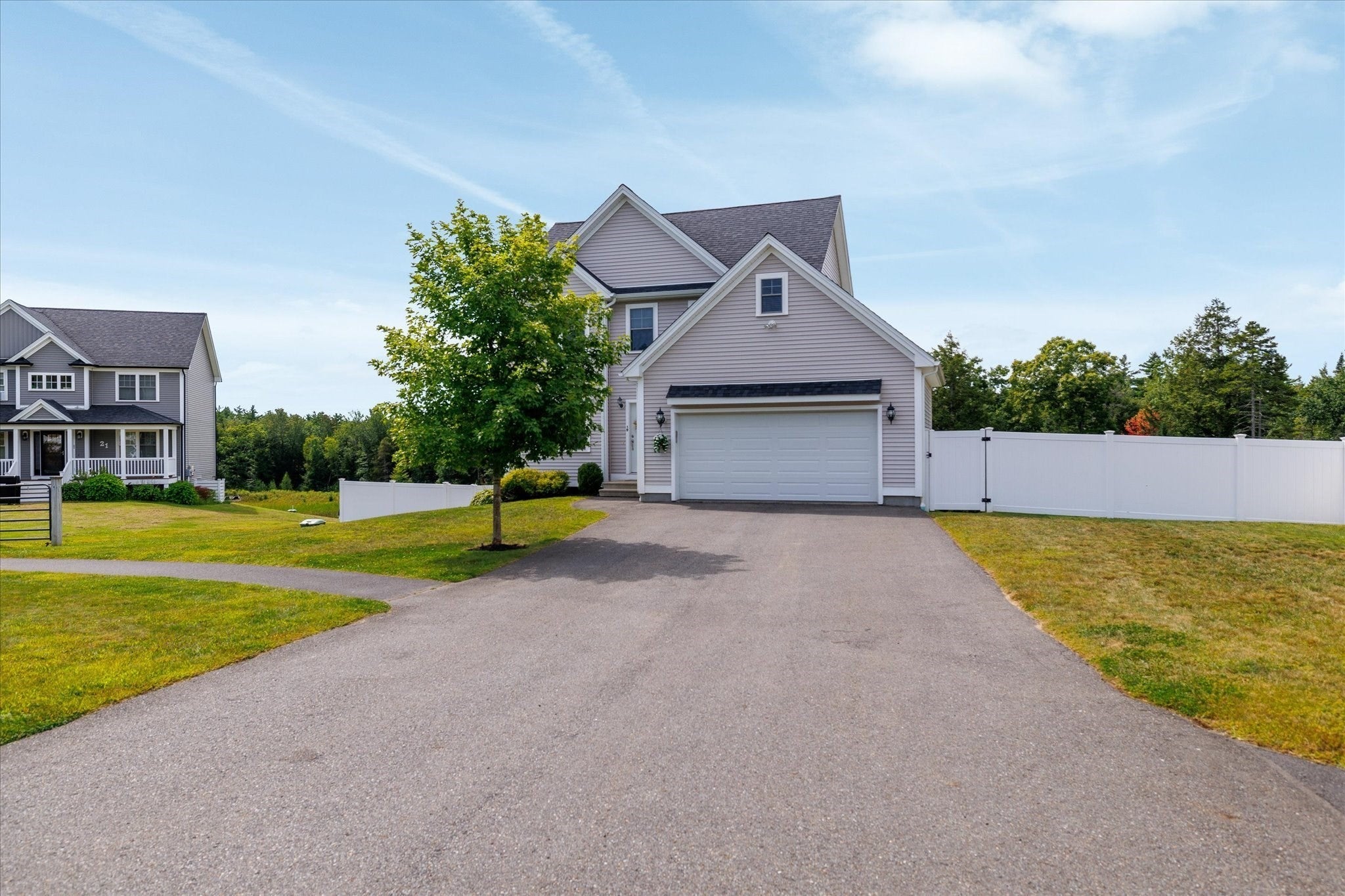 19 Lighthouse Ln