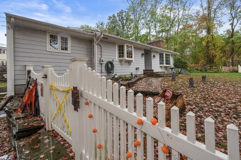 425 Pleasant St