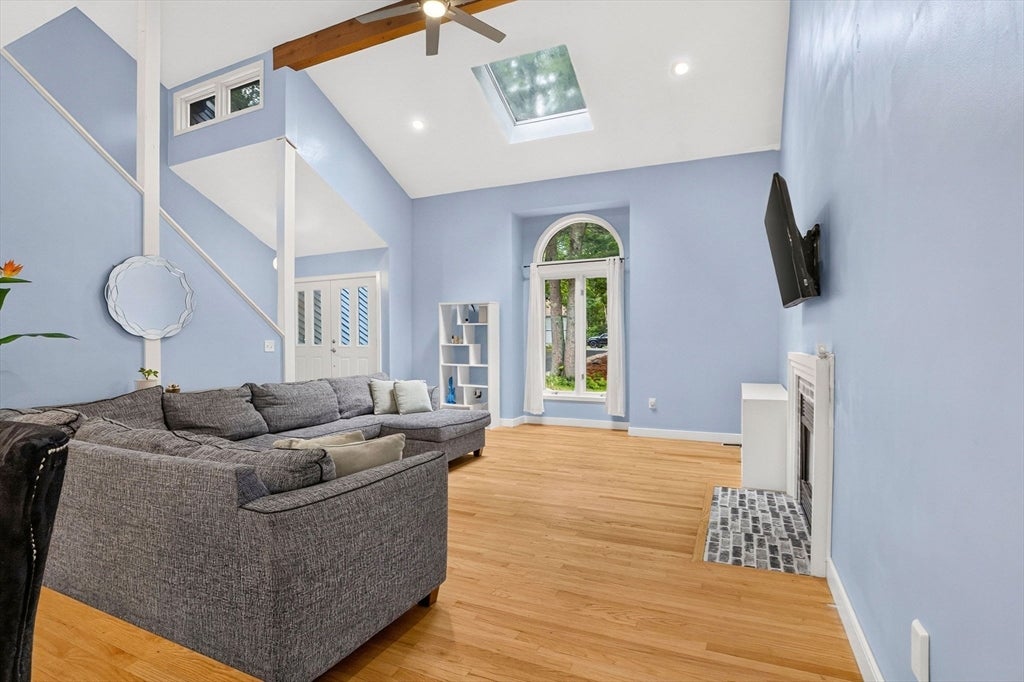 27 Walden Dr