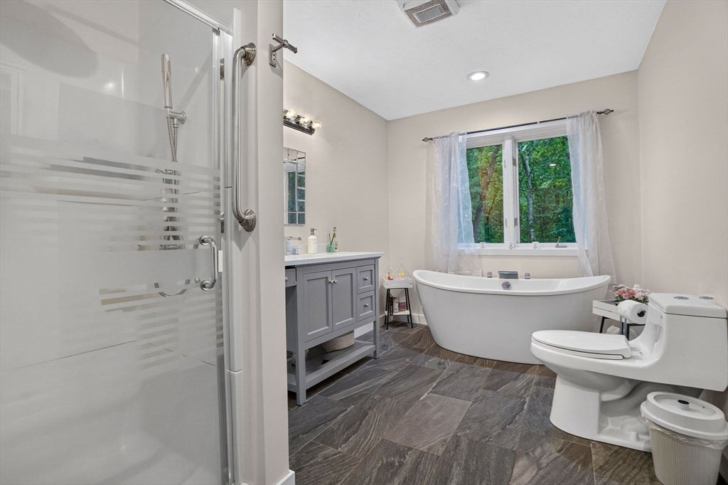 27 Walden Dr, Easton, MA, 27 Walden Dr, Easton, MA Photo #19