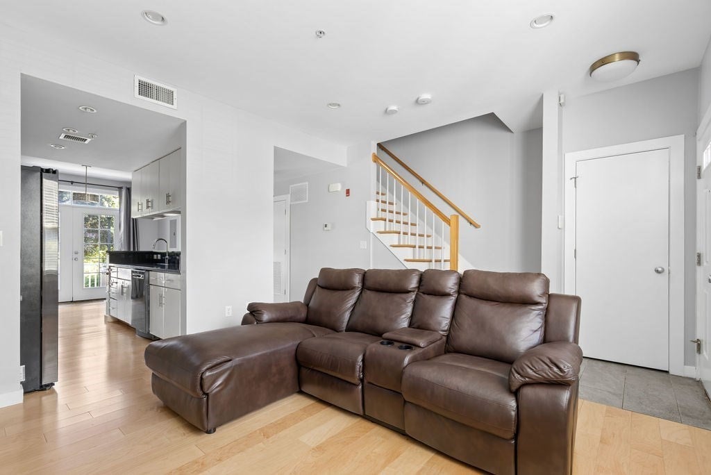 12 Blue Jay Cir #12, Boston, MA, 12 Blue Jay Cir #12, Boston, MA Photo #5