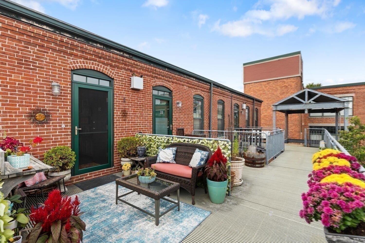 60 Dudley St 32