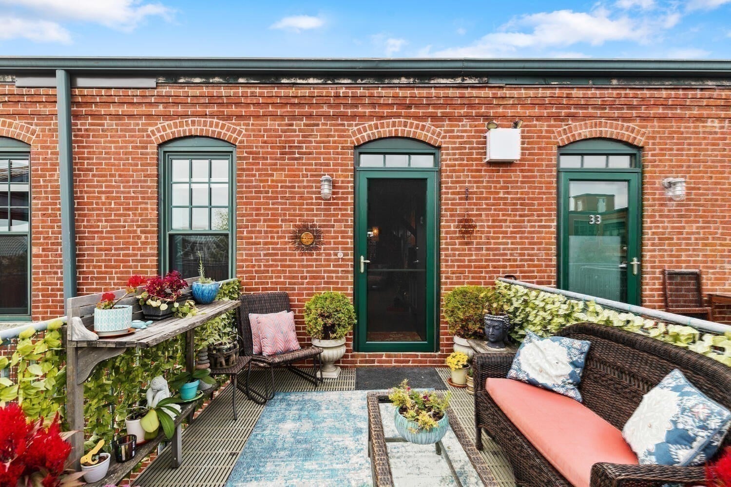 60 Dudley St 32