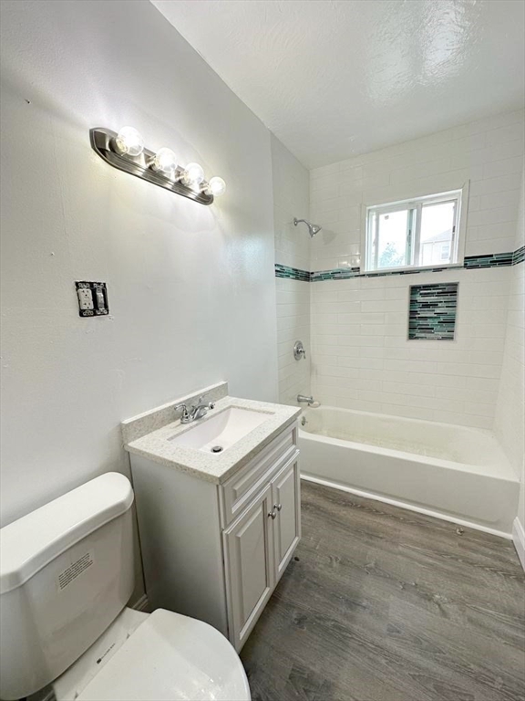 Worcester, Massachusetts 01610, United States, 9 Bedrooms Bedrooms, ,4 BathroomsBathrooms,Residential,Contingent,114123