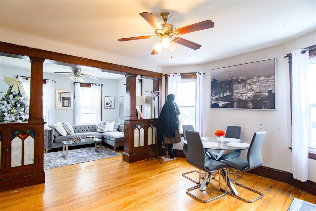 Worcester, Massachusetts 01610, United States, 9 Bedrooms Bedrooms, ,4 BathroomsBathrooms,Residential,Contingent,114123