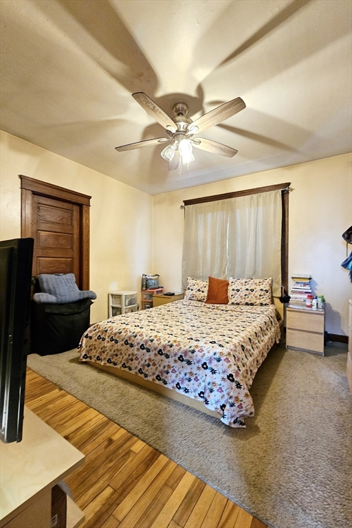 Worcester, Massachusetts 01610, United States, 9 Bedrooms Bedrooms, ,4 BathroomsBathrooms,Residential,Contingent,114123