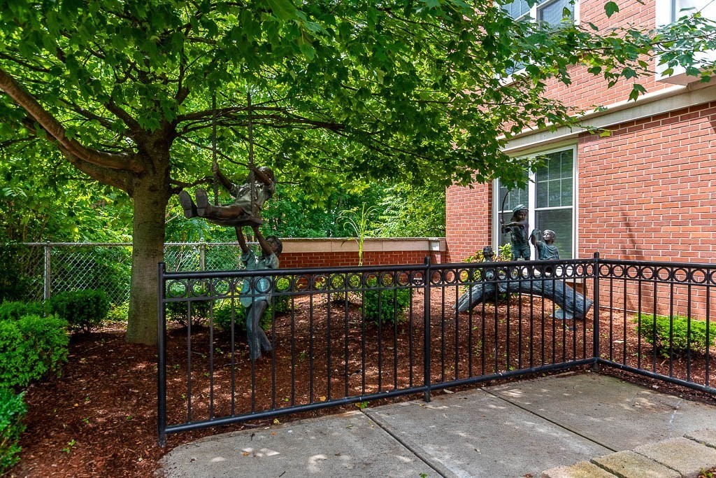 446 Belgrade Ave 208