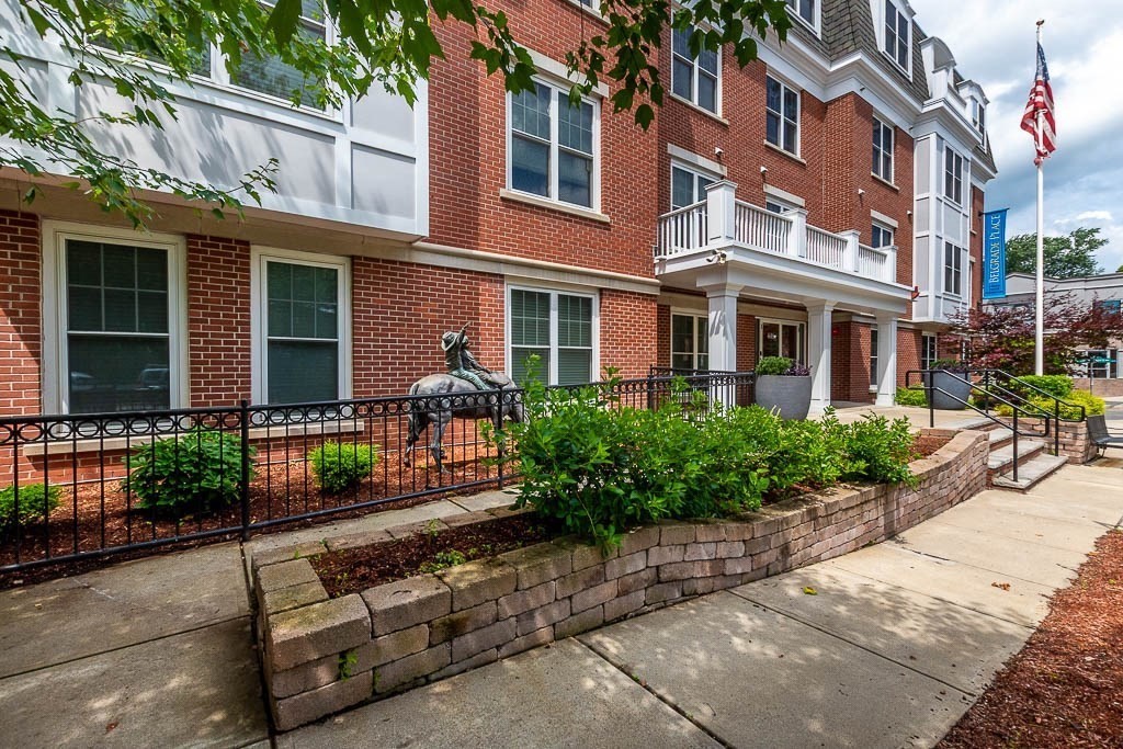 446 Belgrade Ave 208