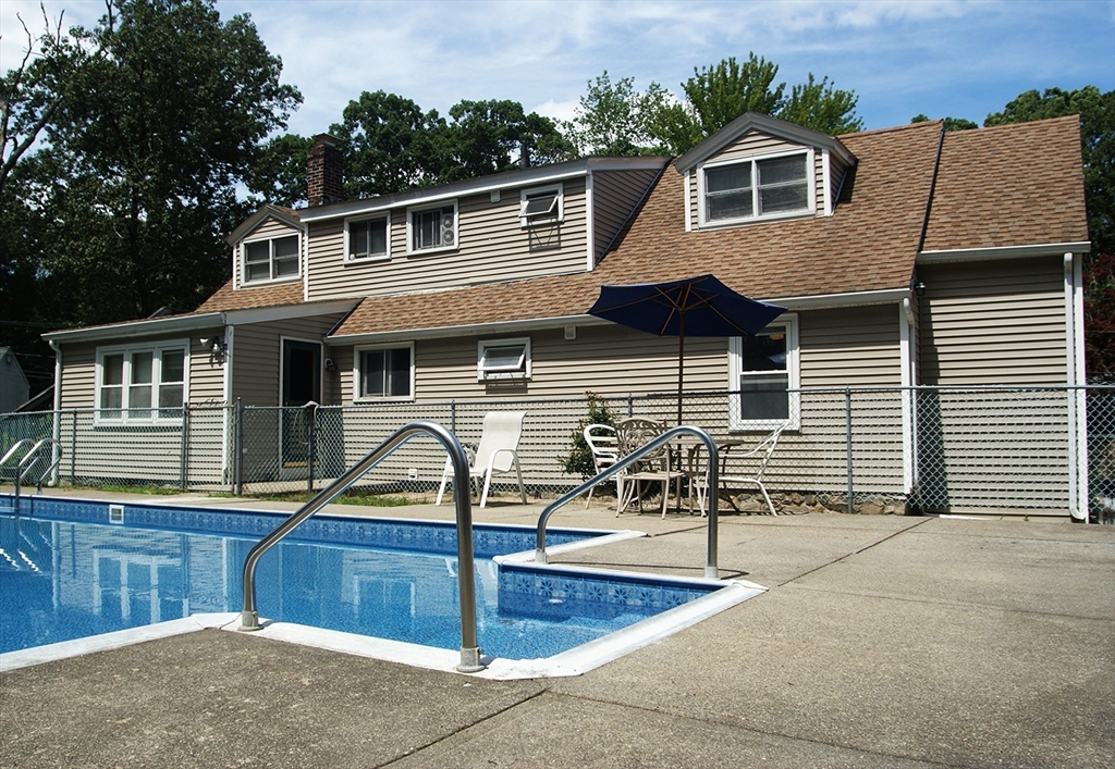 57 Swan Ave
