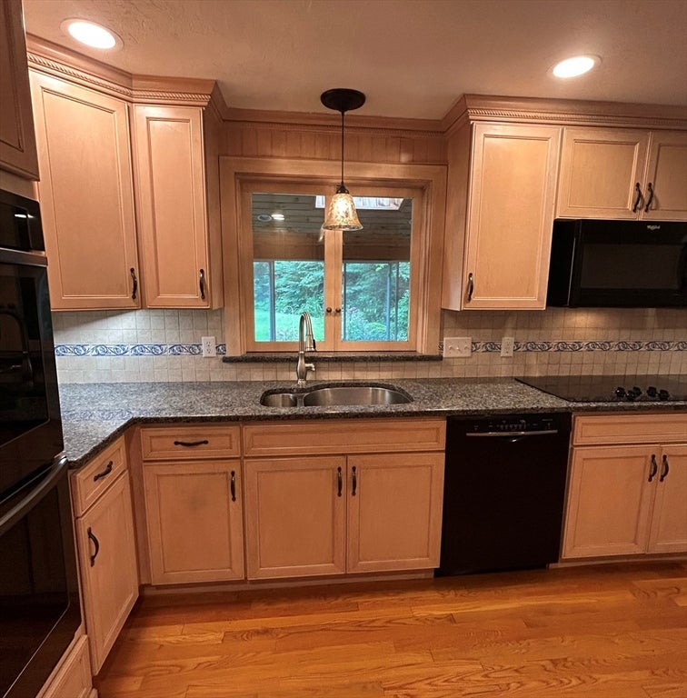 73 Maynard St, Northborough, MA Photo #24