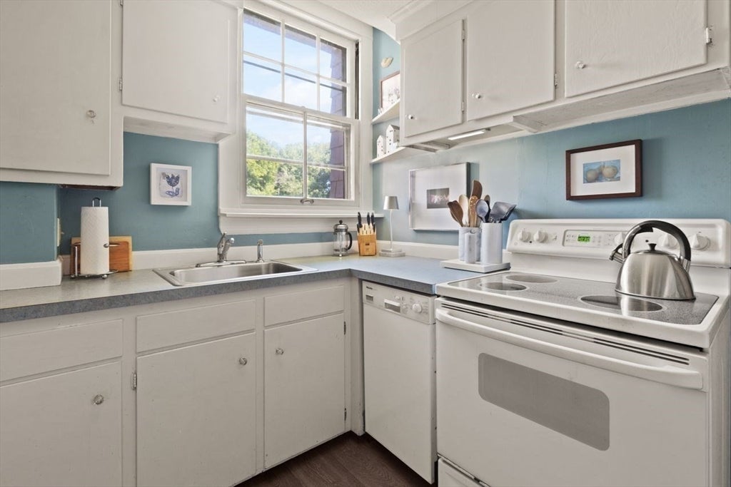 156 Chestnut Ave #6, North Andover, MA Photo #9