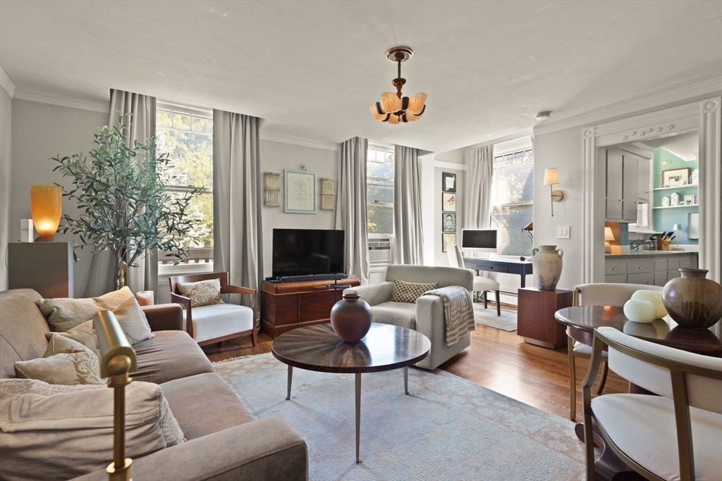 156 Chestnut Ave 6