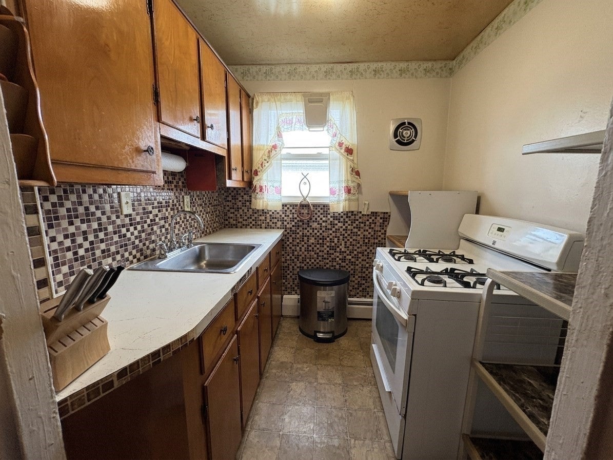 66 Whitman St, New Bedford, MA, 66 Whitman St, New Bedford, MA Photo #18