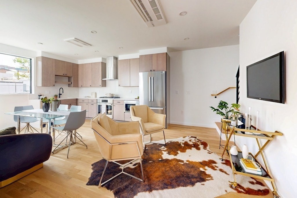 133 Charles Street 133