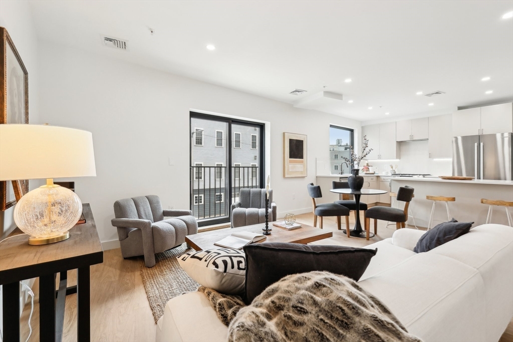 236-256 Dorchester Street 201
