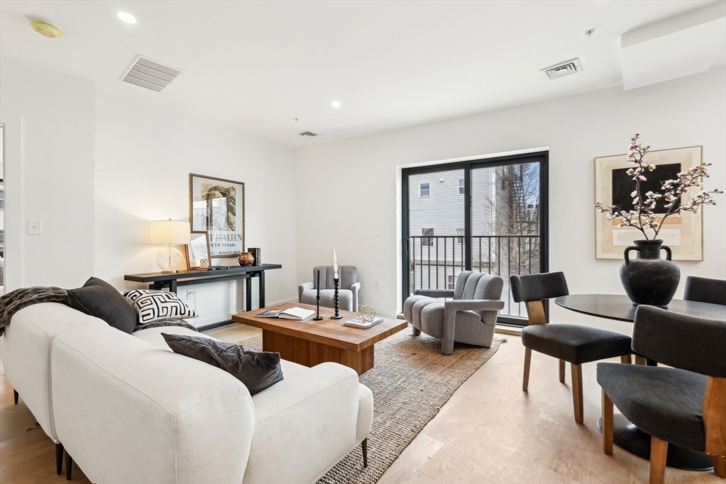 236-256 Dorchester Street 201