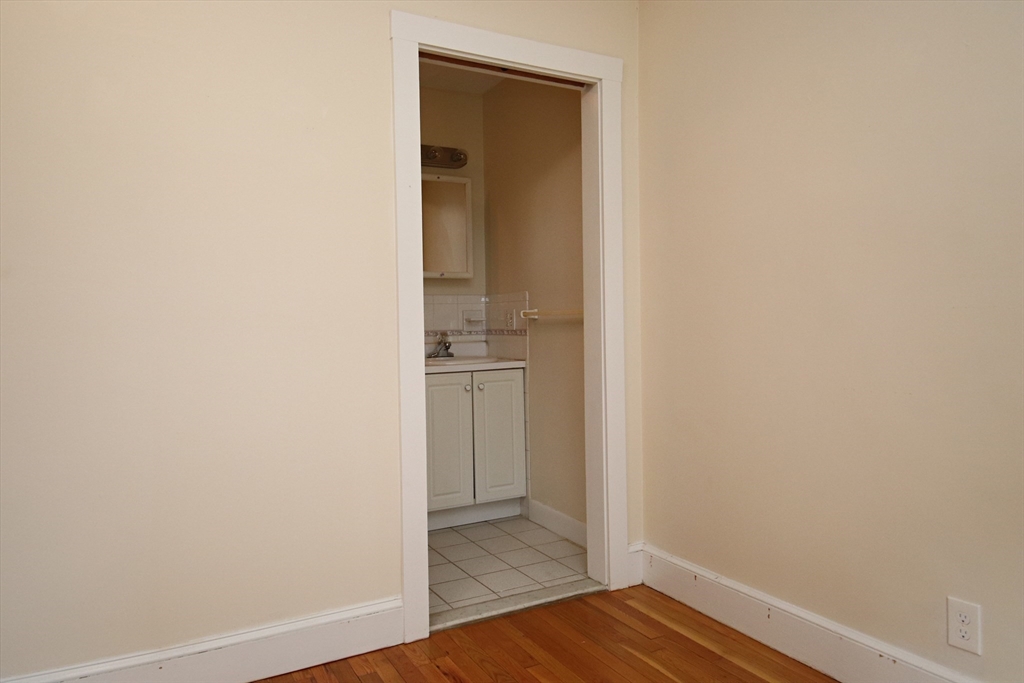 Saugus, Massachusetts 01906, United States, 3 Bedrooms Bedrooms, ,4 BathroomsBathrooms,Residential,Active,144561