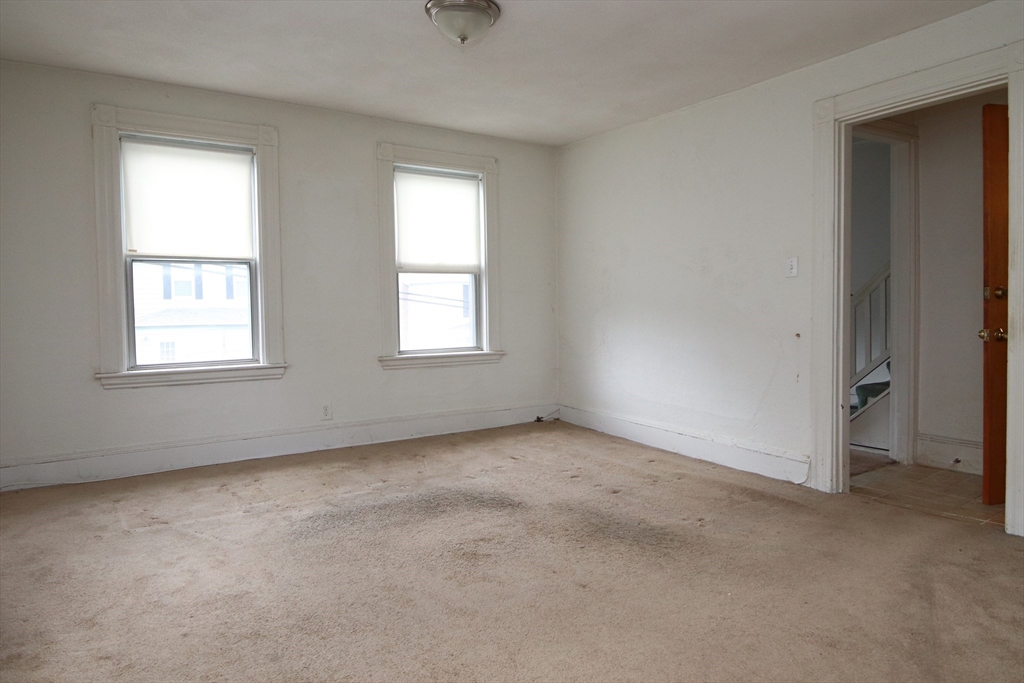 Saugus, Massachusetts 01906, United States, 3 Bedrooms Bedrooms, ,4 BathroomsBathrooms,Residential,Active,144561