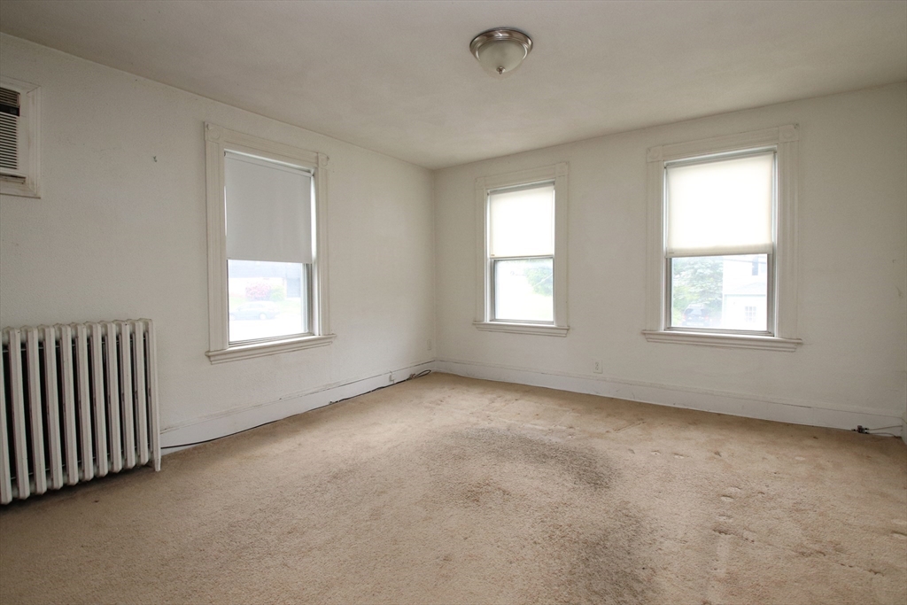 Saugus, Massachusetts 01906, United States, 3 Bedrooms Bedrooms, ,4 BathroomsBathrooms,Residential,Active,144561