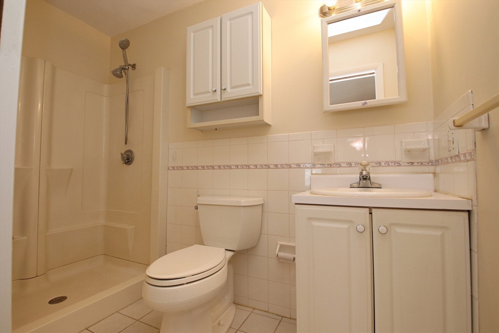 Saugus, Massachusetts 01906, United States, 3 Bedrooms Bedrooms, ,4 BathroomsBathrooms,Residential,Active,144561