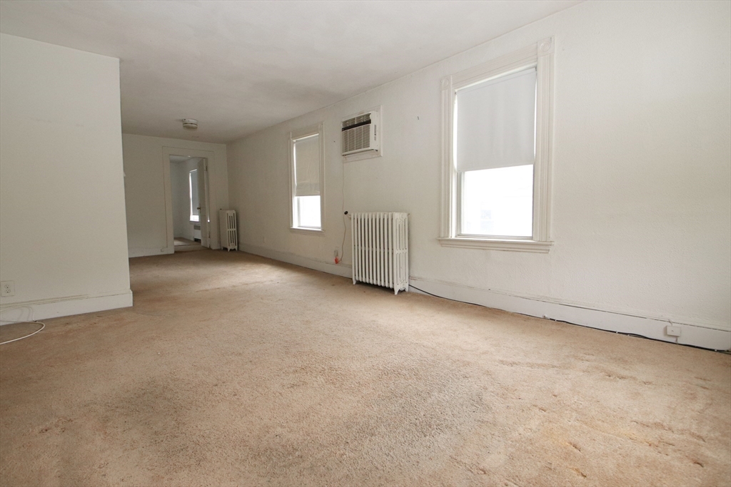 Saugus, Massachusetts 01906, United States, 3 Bedrooms Bedrooms, ,4 BathroomsBathrooms,Residential,Active,144561