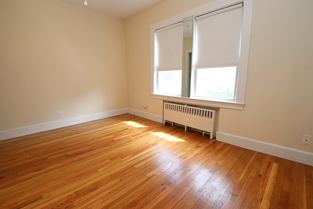 Saugus, Massachusetts 01906, United States, 3 Bedrooms Bedrooms, ,4 BathroomsBathrooms,Residential,Active,144561