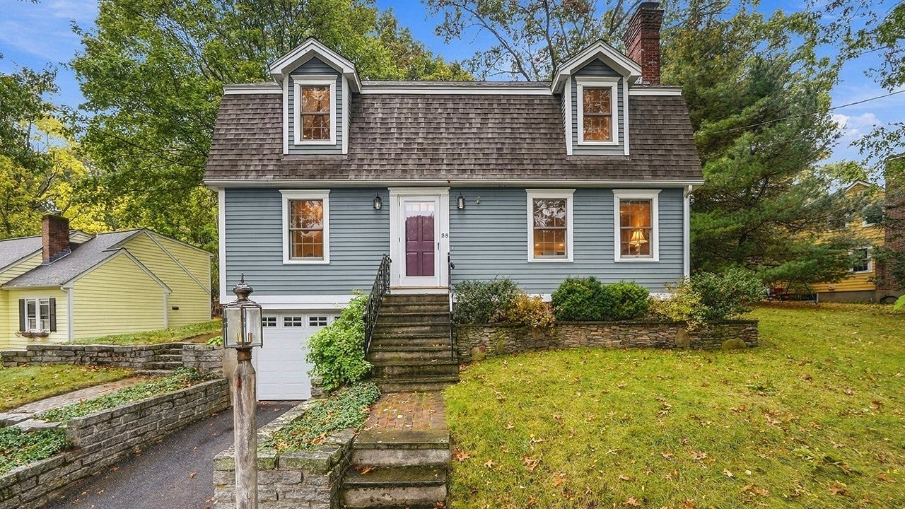 28 Ledgelawn Ave, Lexington, MA Photo #1