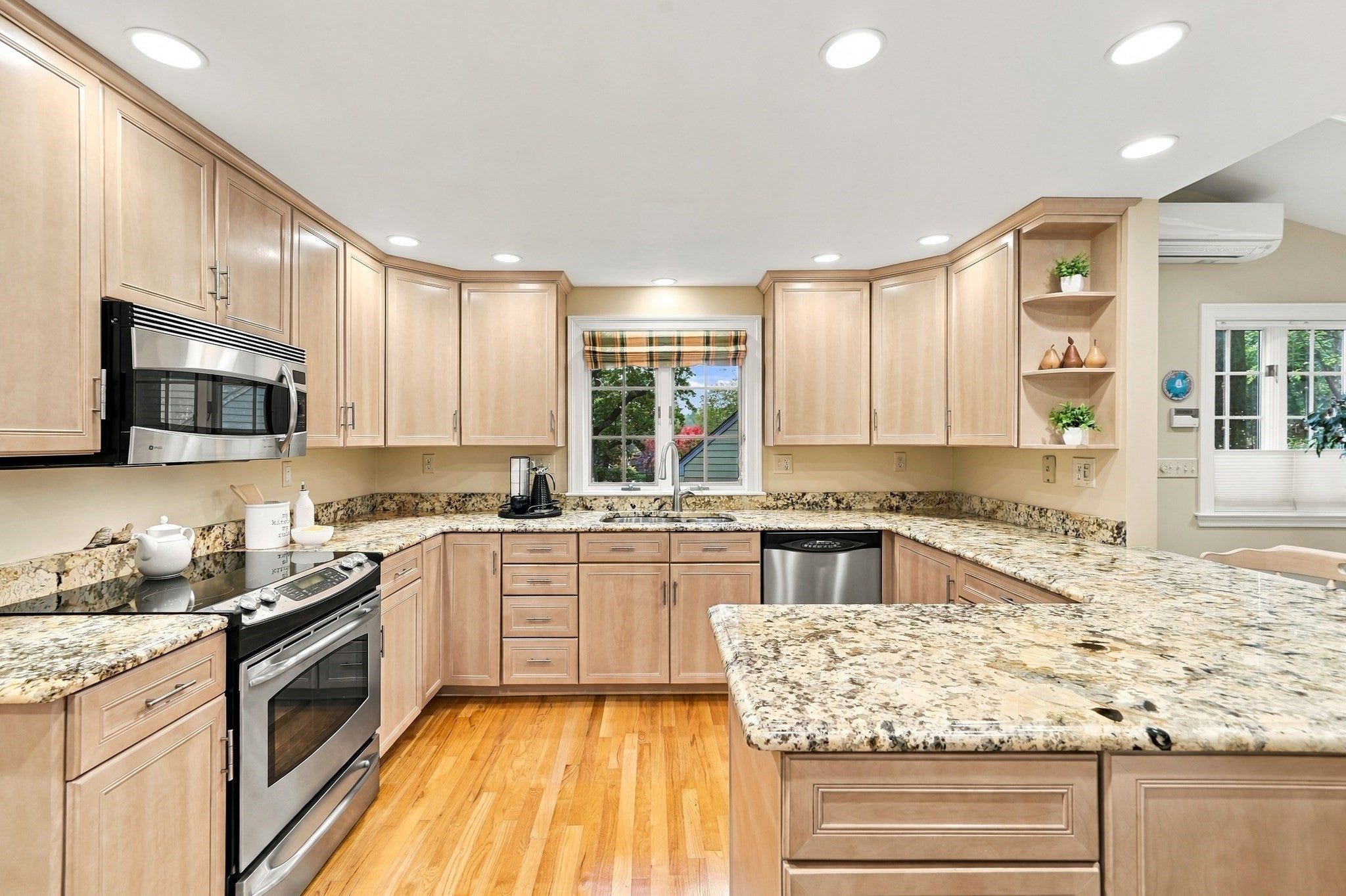 28 Ledgelawn Ave, Lexington, MA Photo #14
