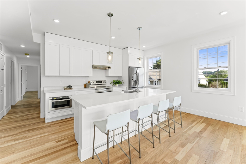 272 Lincoln Street 203