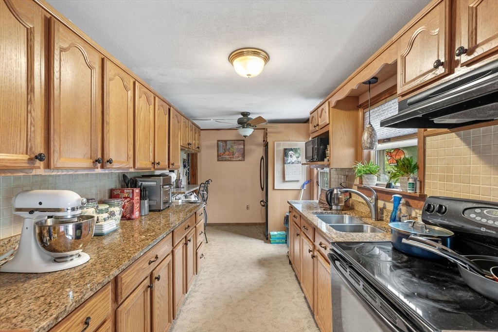 6 Marsh Ave, Salem, NH Photo #11